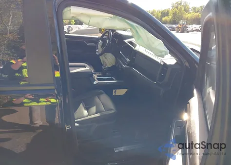 2022 Chevrolet Silverado 1500 4Wd Short Bed Rst from USA, damaged, VIN 3GCUDEED8NG513577